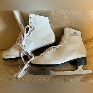 LAKE PLACID Woman’s Figure Skates SZ 8 US (9 Shoe) White Ladies Ice Rink Skates